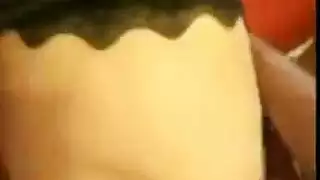 فتاة مصرية صغيرة عمرها 18 سنة تأخذ عضو زوج الأم بعمق