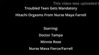 إباحية واقعية: الطبيب يستخدم لعبة جنسية لمنح الفتاة المراهقة هزات جماع قوية