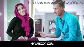 الزوج المستقبلي يوسع فتحة شرج عروسه المراهقة الضيقة