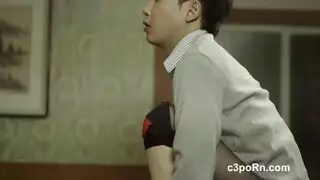 الفحل الآسيوي ينك بقوة في فيديو إباحي