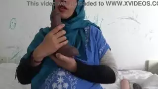 ينك زوجت آب في مطبخ