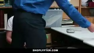 الفندق حارس أمن تون