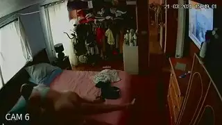 ربة منزل مثيرة تتوسل لزوجها ليفحص مؤخرتها ويتحدث عن دورتها